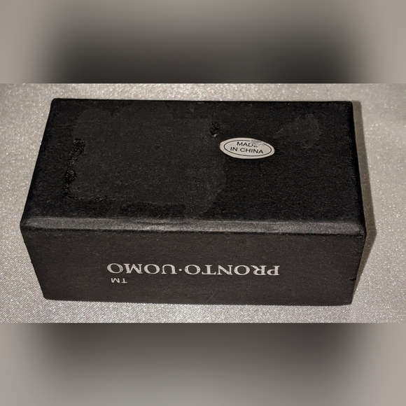 Pronto Uomo Men's Cuff Links Silver And Gold Tone Squares NIB Ribbed Cufflinks - Picture 2 of 6